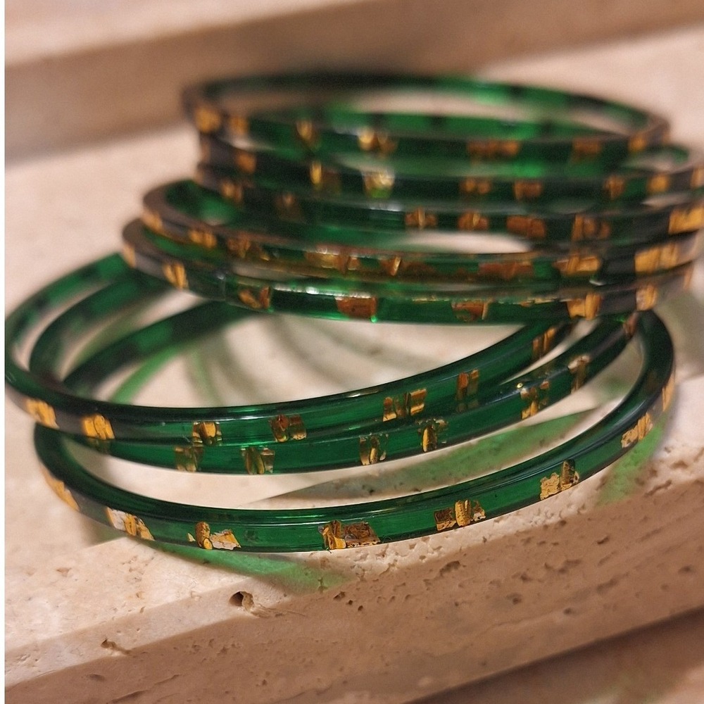 Set‎ of 8 Emerald Green Bangles with Gold Leaf Flecks Stackable Jewelry - Picture 5 of 7